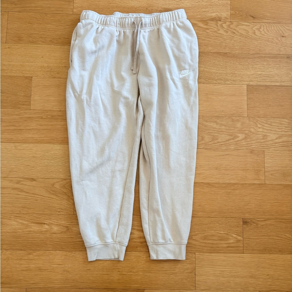 Nike Sportswear Essential  Joggers | Size L - Picture 6 of 7